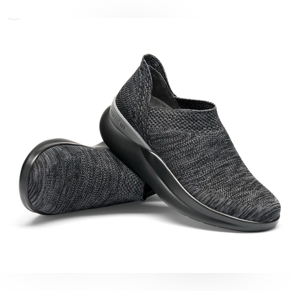 Moshn Women's Black Heather Rise Shoes Size 10.5 M